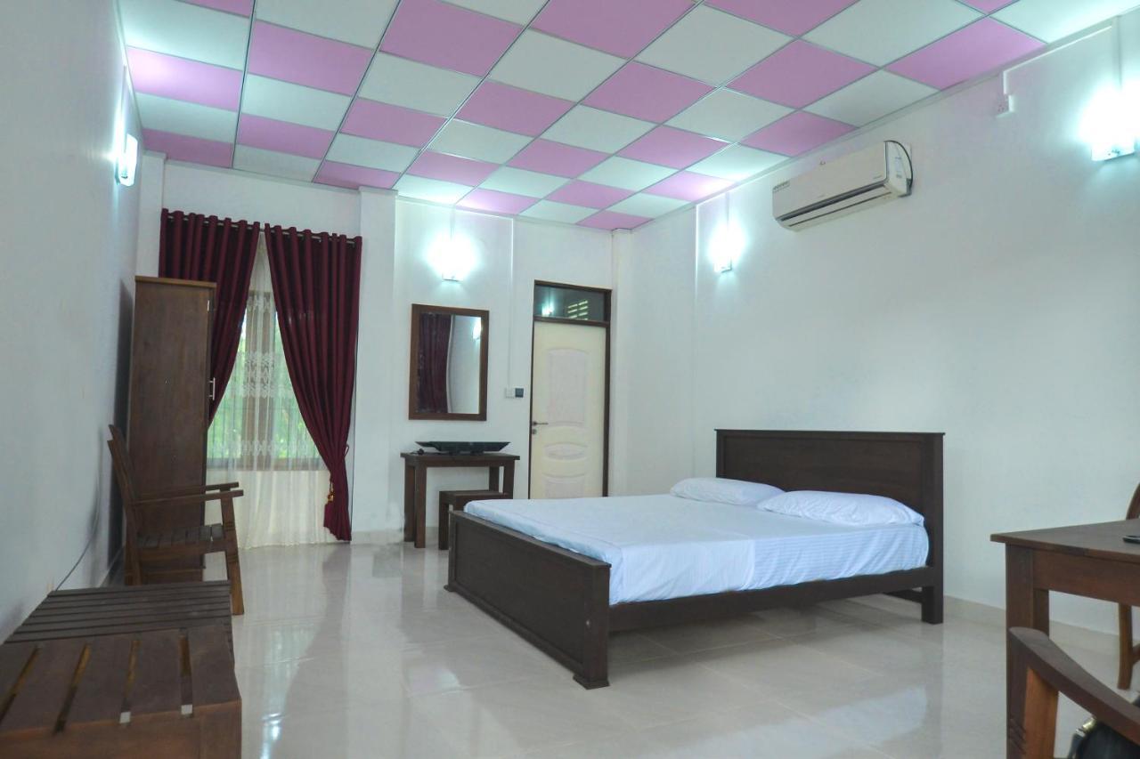 Spice Village Hotel & Restaurant Habarana Buitenkant foto