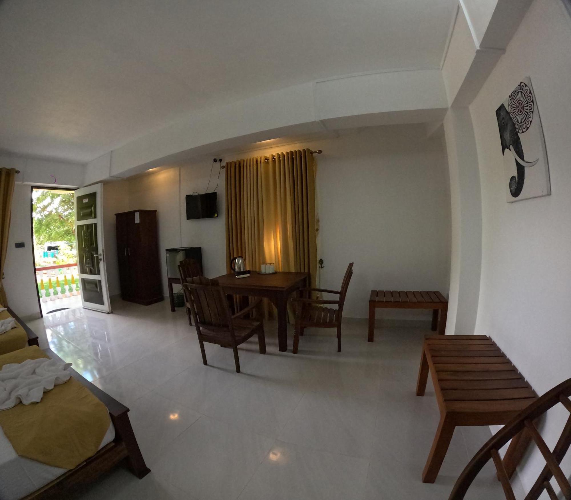 Spice Village Hotel & Restaurant Habarana Buitenkant foto