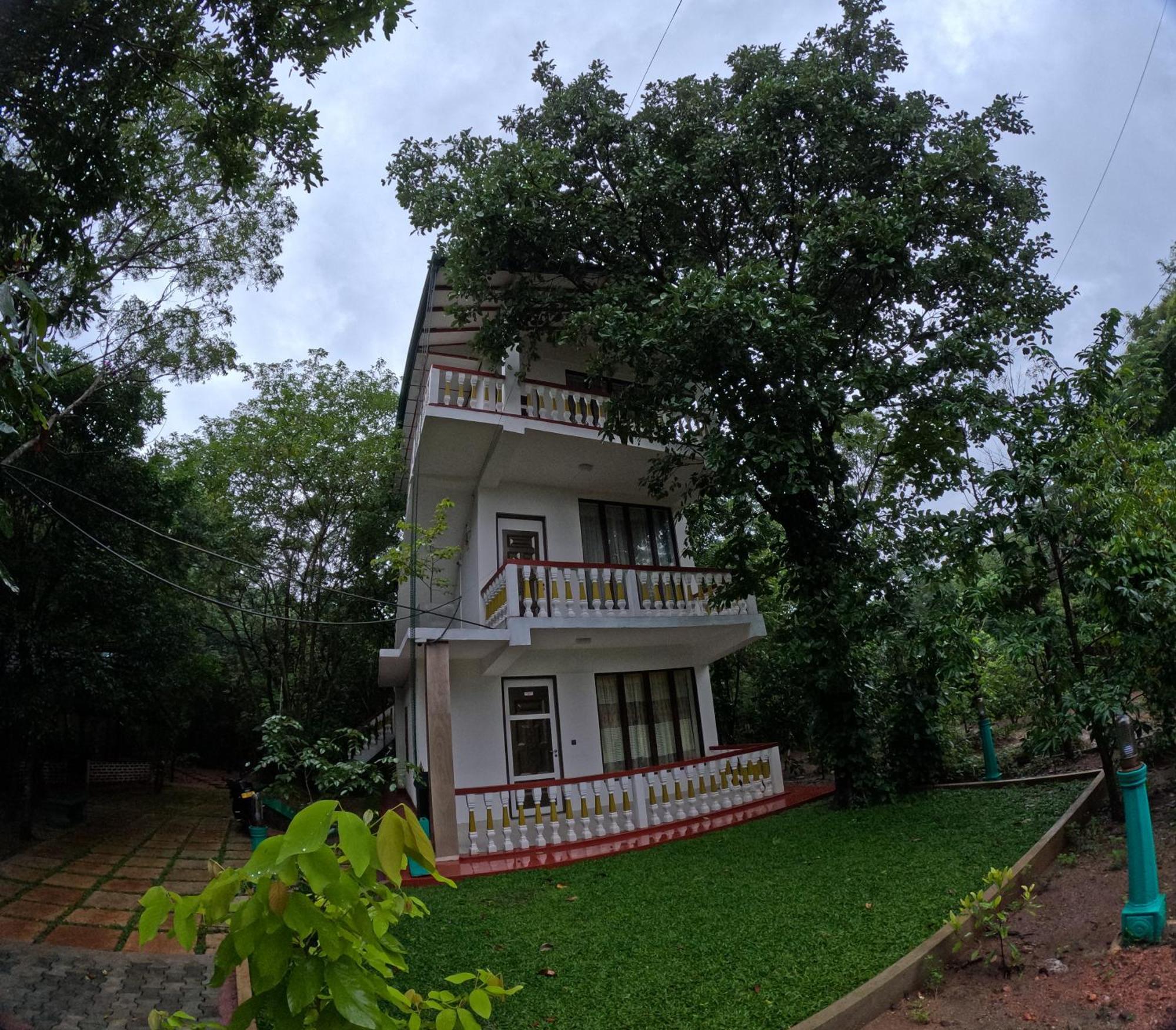 Spice Village Hotel & Restaurant Habarana Buitenkant foto