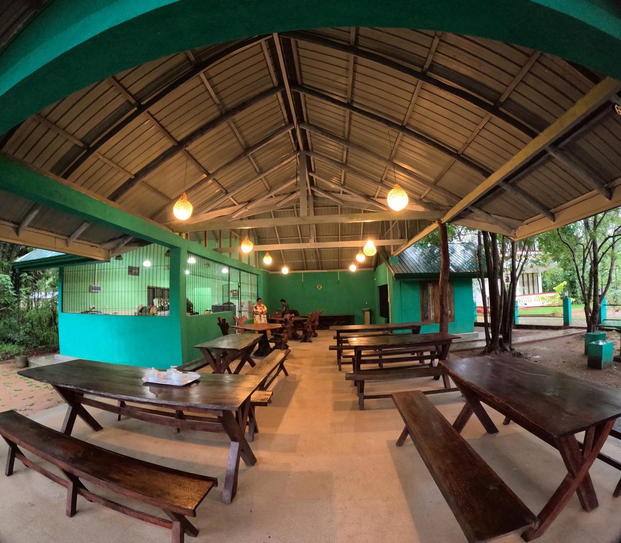 Spice Village Hotel & Restaurant Habarana Buitenkant foto