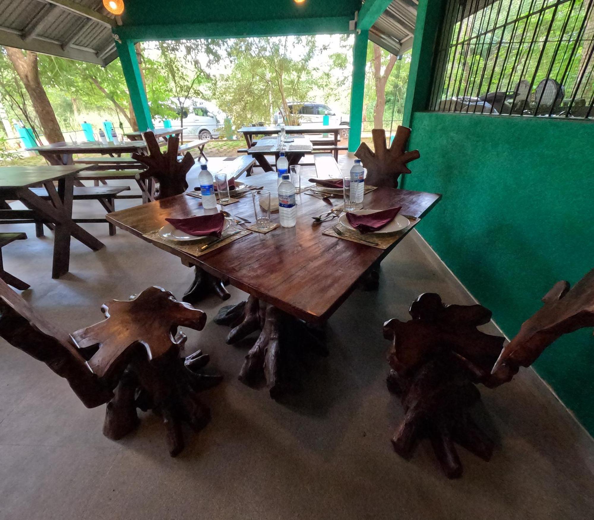Spice Village Hotel & Restaurant Habarana Buitenkant foto