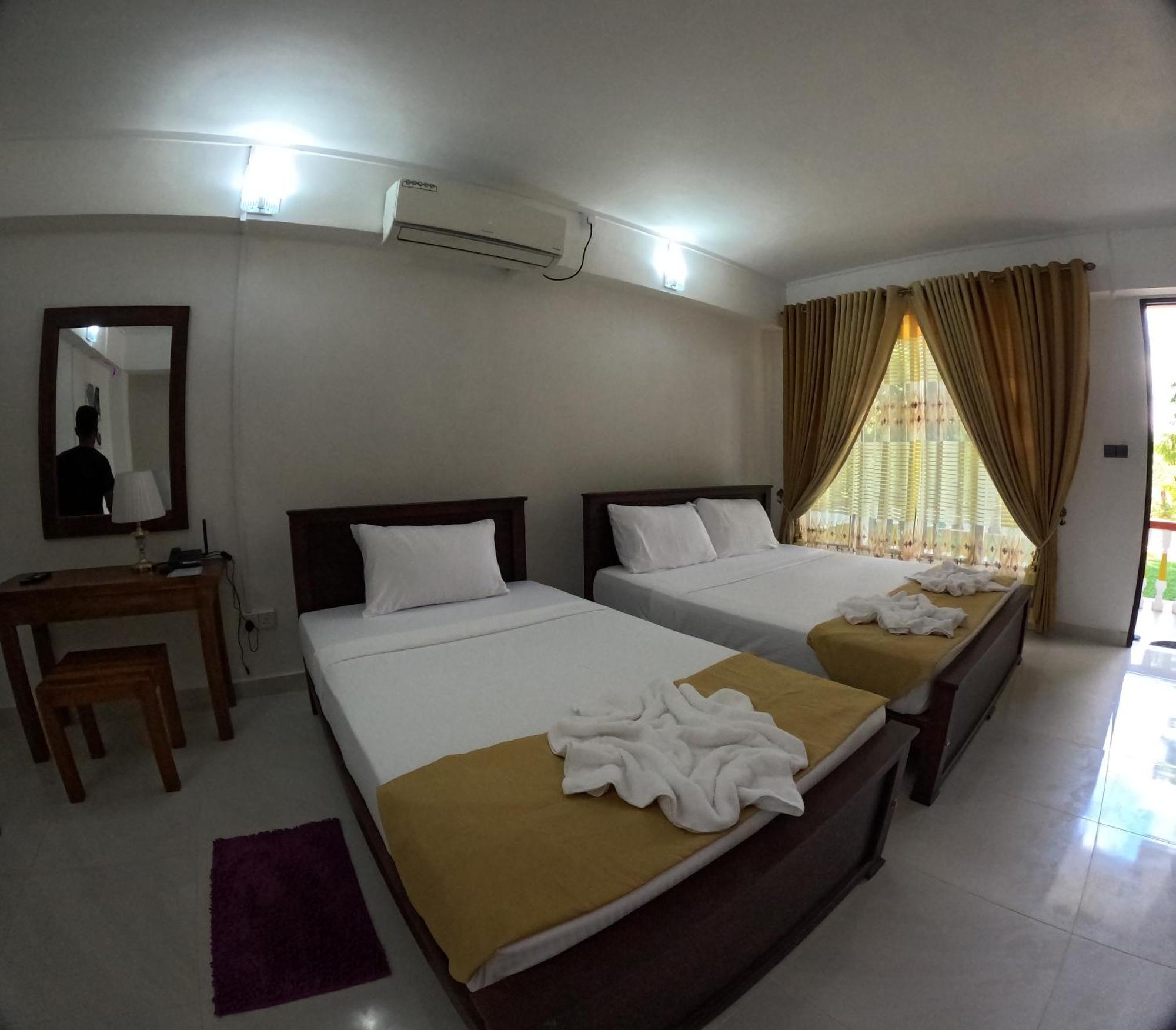 Spice Village Hotel & Restaurant Habarana Buitenkant foto