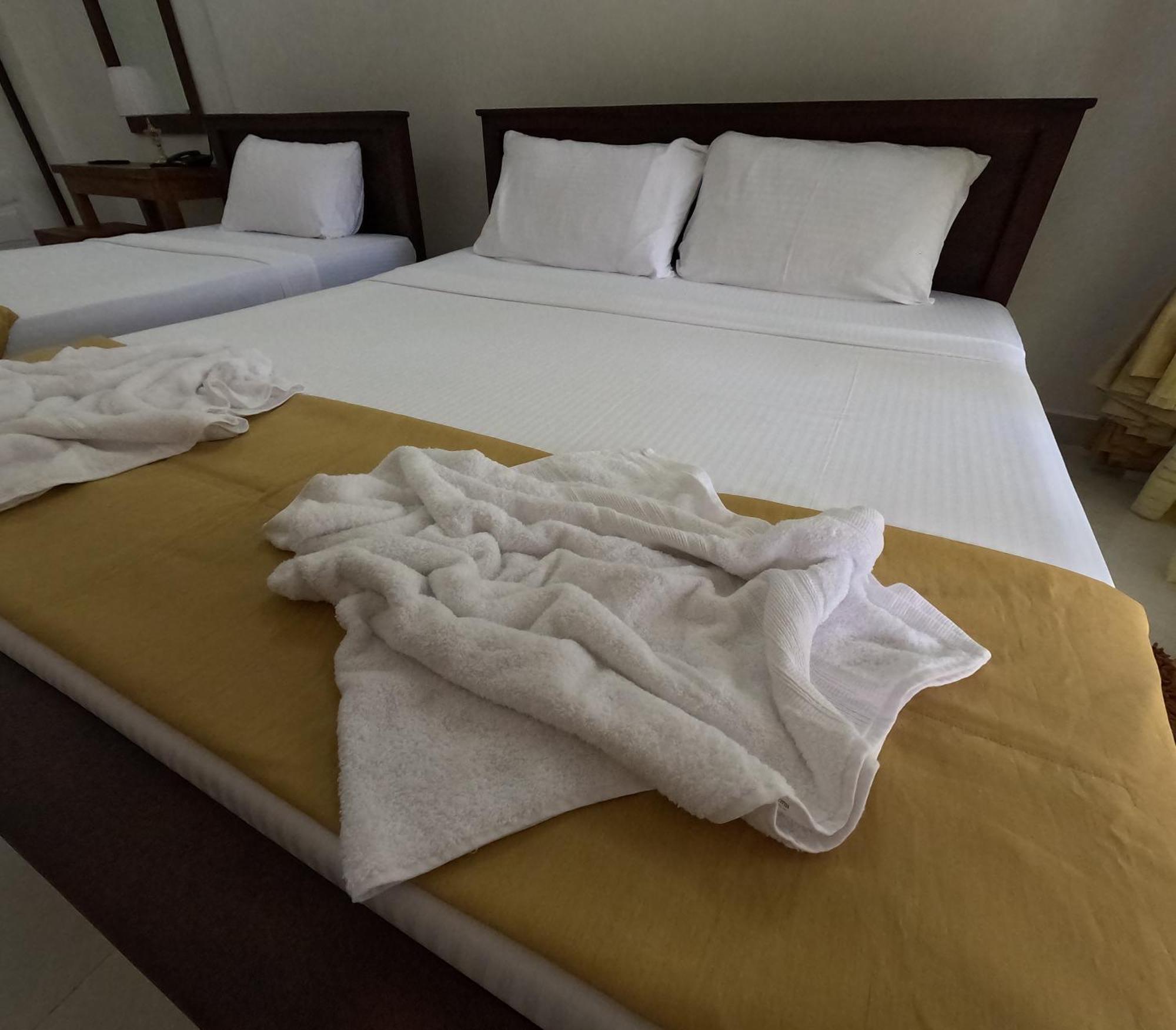Spice Village Hotel & Restaurant Habarana Buitenkant foto