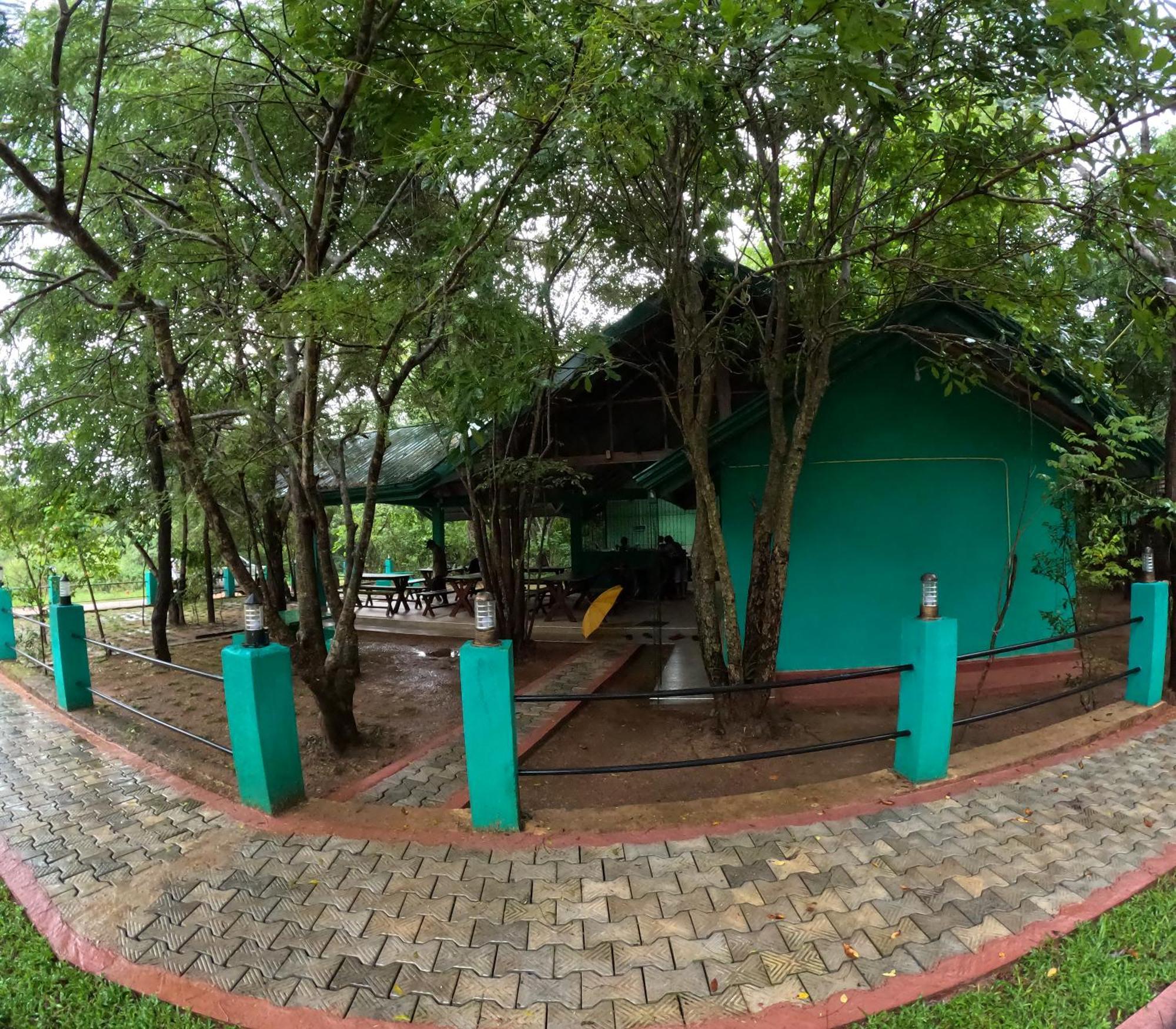 Spice Village Hotel & Restaurant Habarana Buitenkant foto