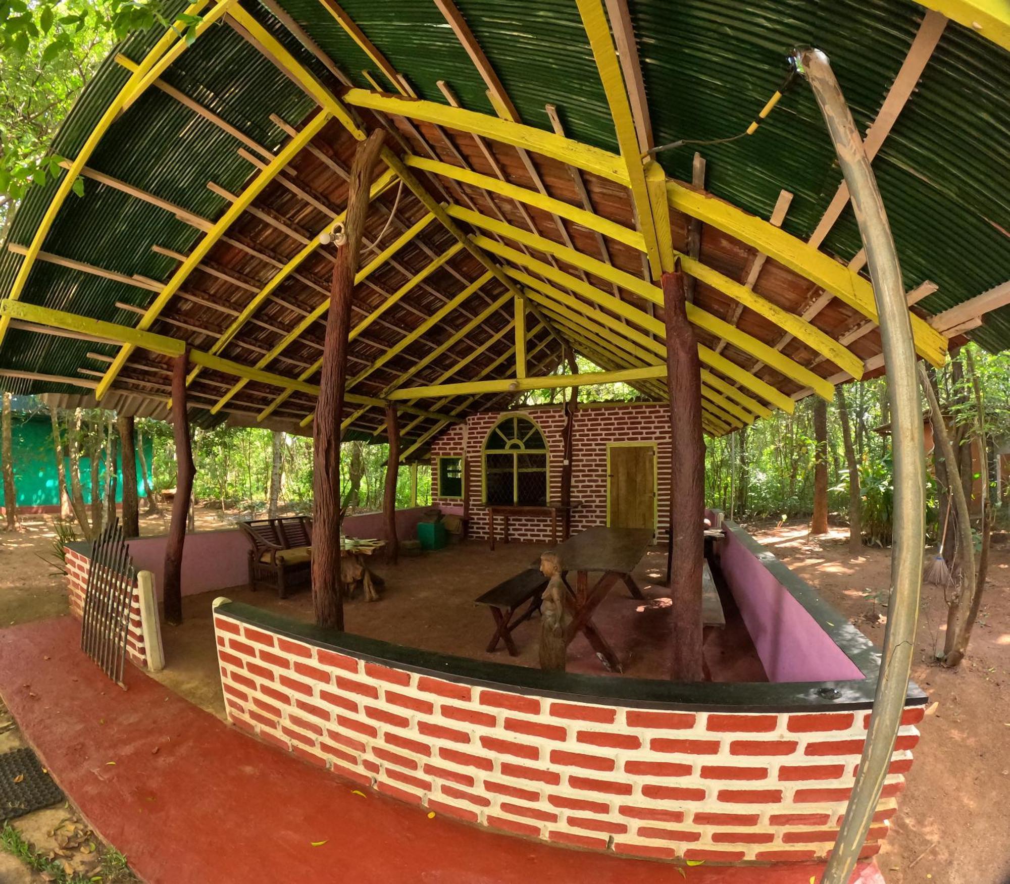 Spice Village Hotel & Restaurant Habarana Buitenkant foto