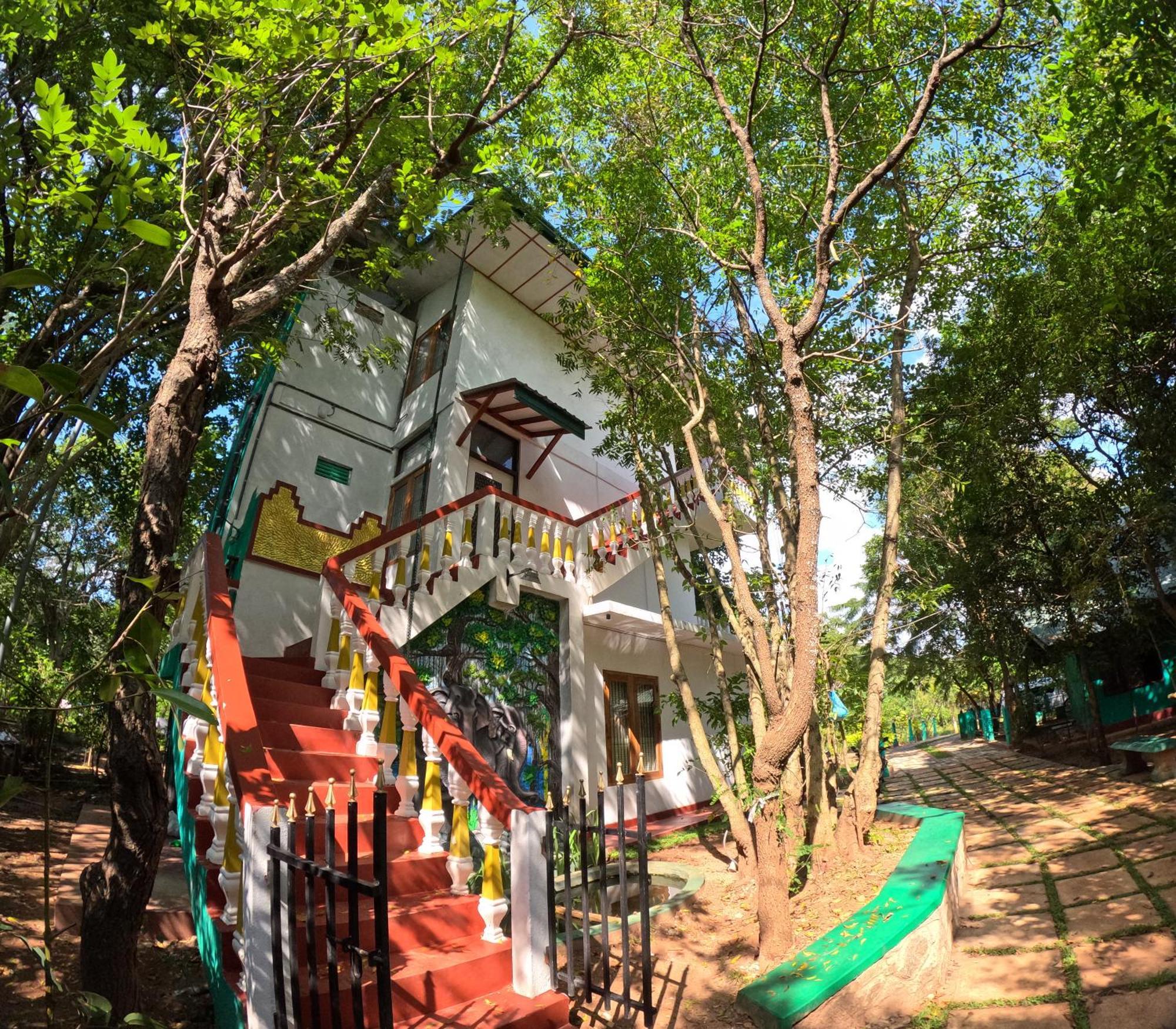 Spice Village Hotel & Restaurant Habarana Buitenkant foto