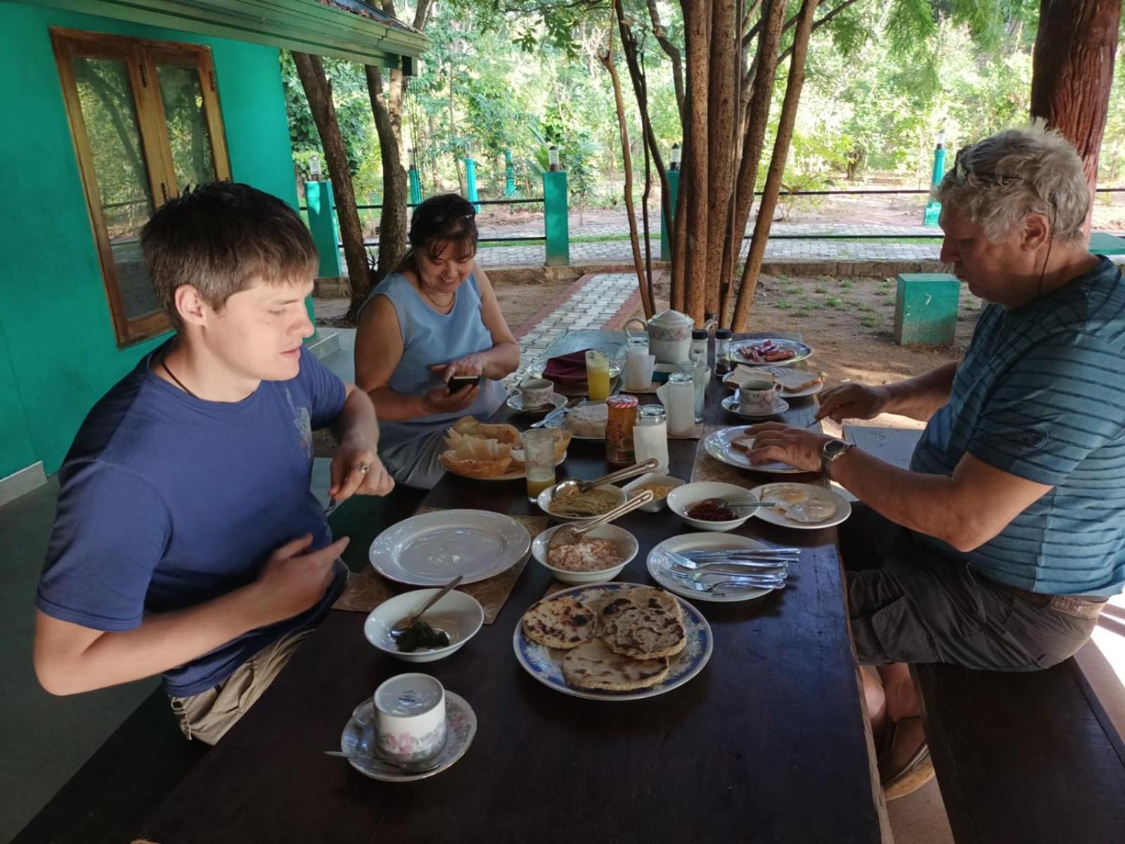 Spice Village Hotel & Restaurant Habarana Buitenkant foto