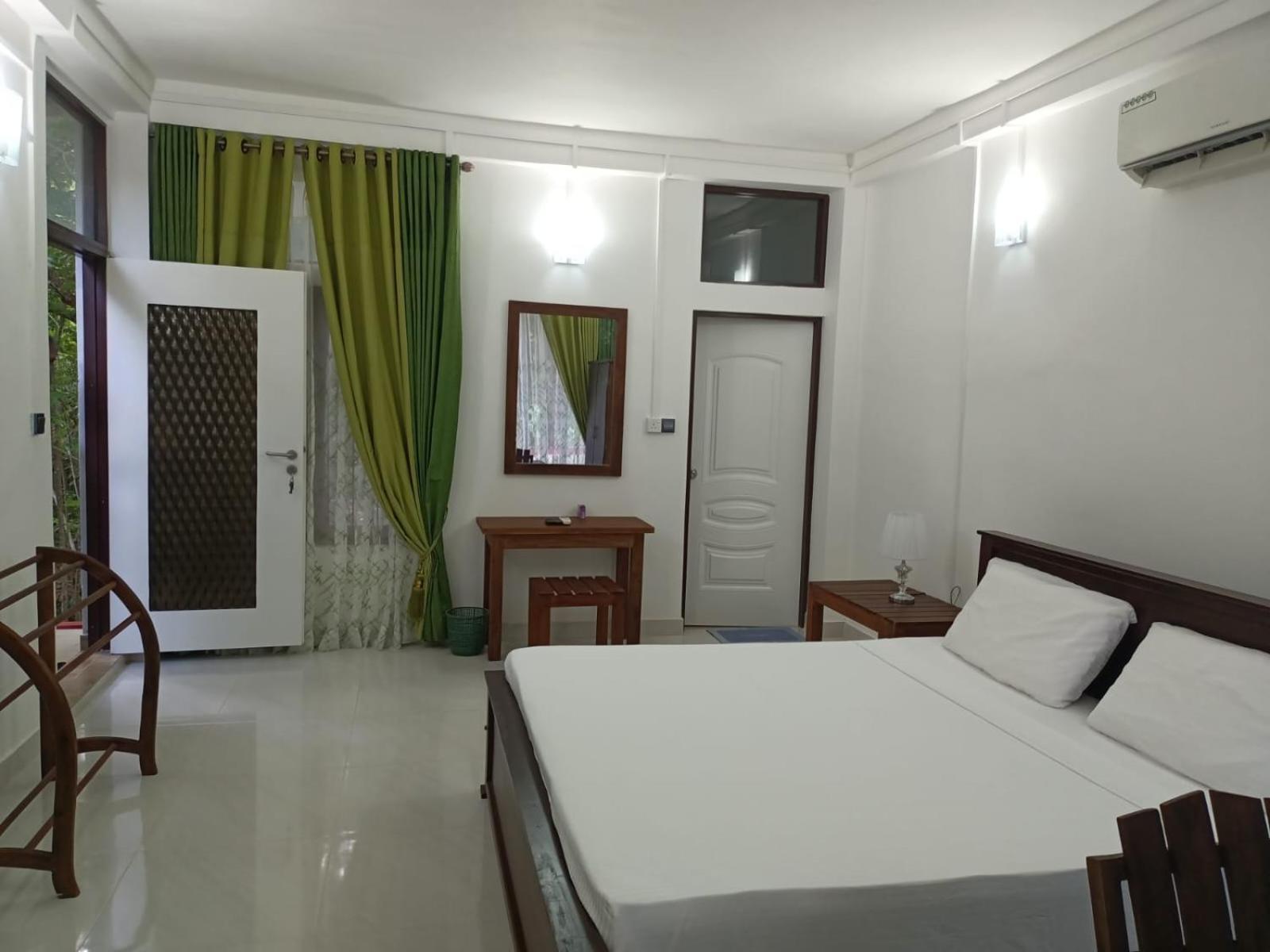 Spice Village Hotel & Restaurant Habarana Buitenkant foto